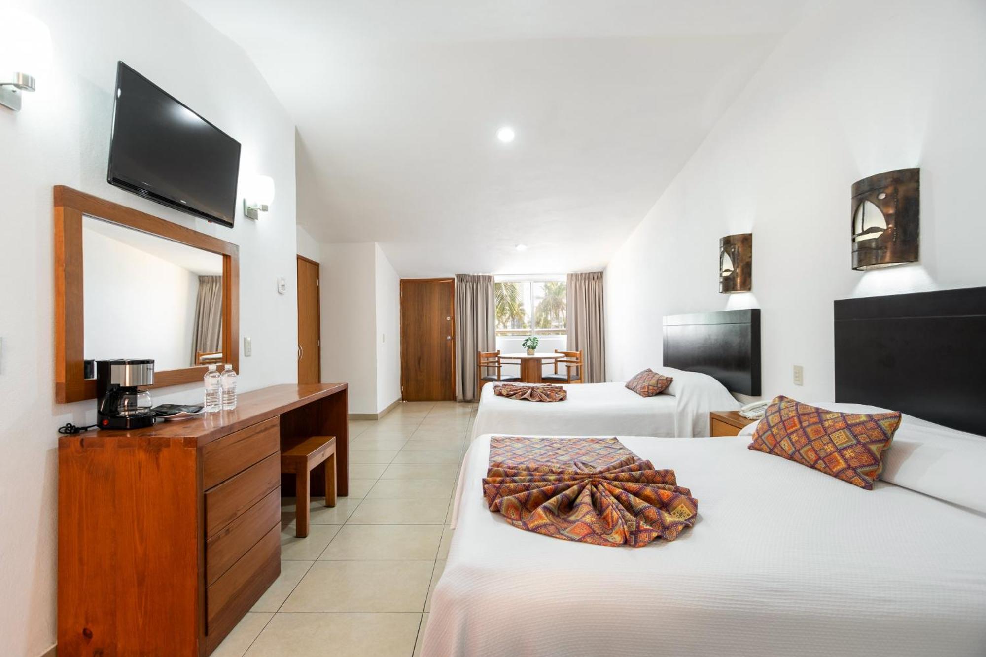 Costa De Oro Beach Hotel Mazatlan Room photo