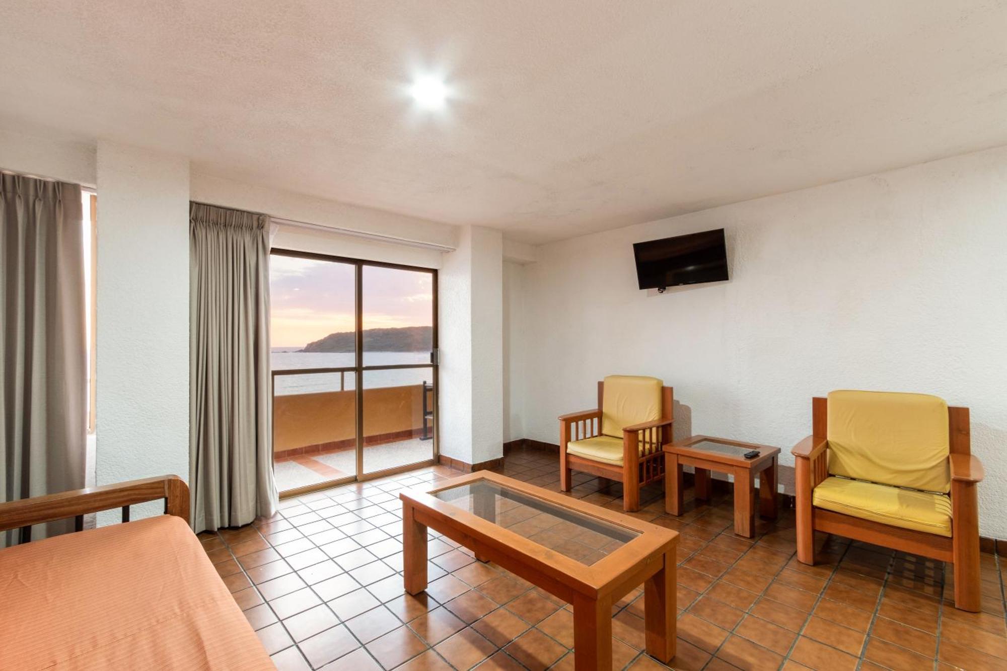 Costa De Oro Beach Hotel Mazatlan Room photo